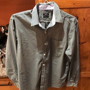 Men’s Dress Shirt Med